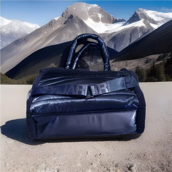 SOLD! NWT Pajar Canada 🇨🇦 Shearling Puffy Messenger Tote Crossbody Bag - Picture 7 of 15